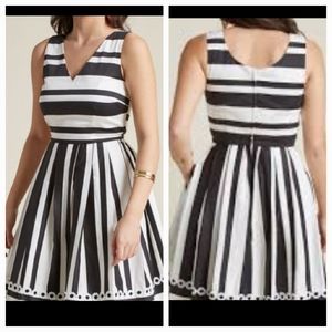 Modcloth Black and White Dress 4x
